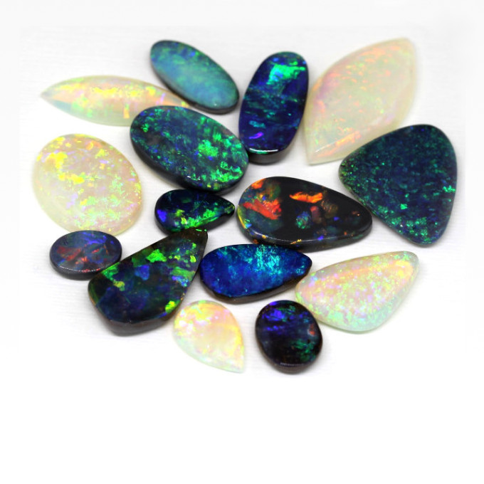 A variety of opals by Shinko Sydney